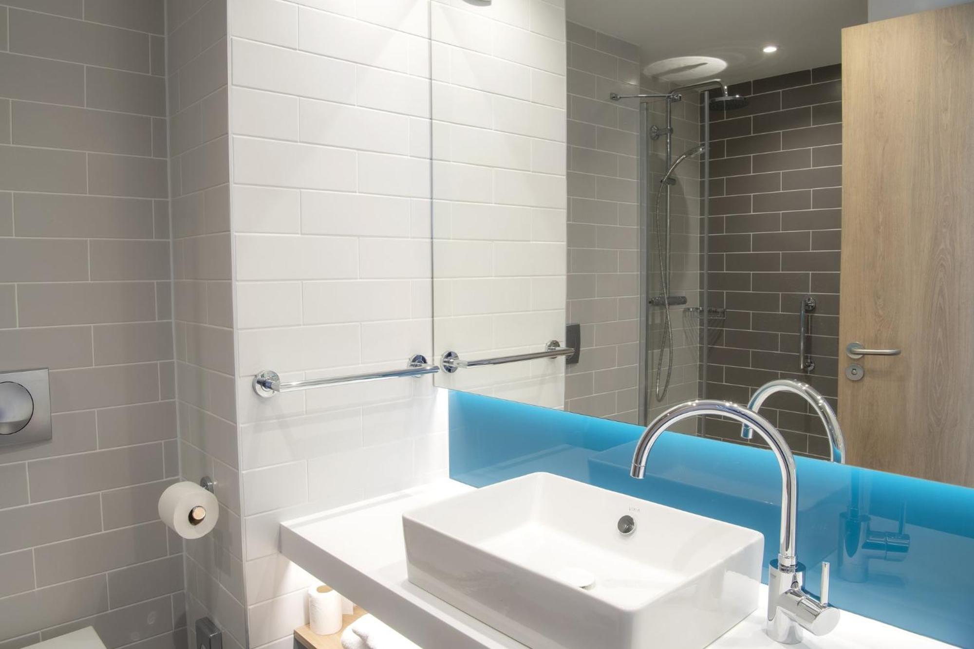 Holiday Inn Express Caen Epron By Ihg Екстериор снимка