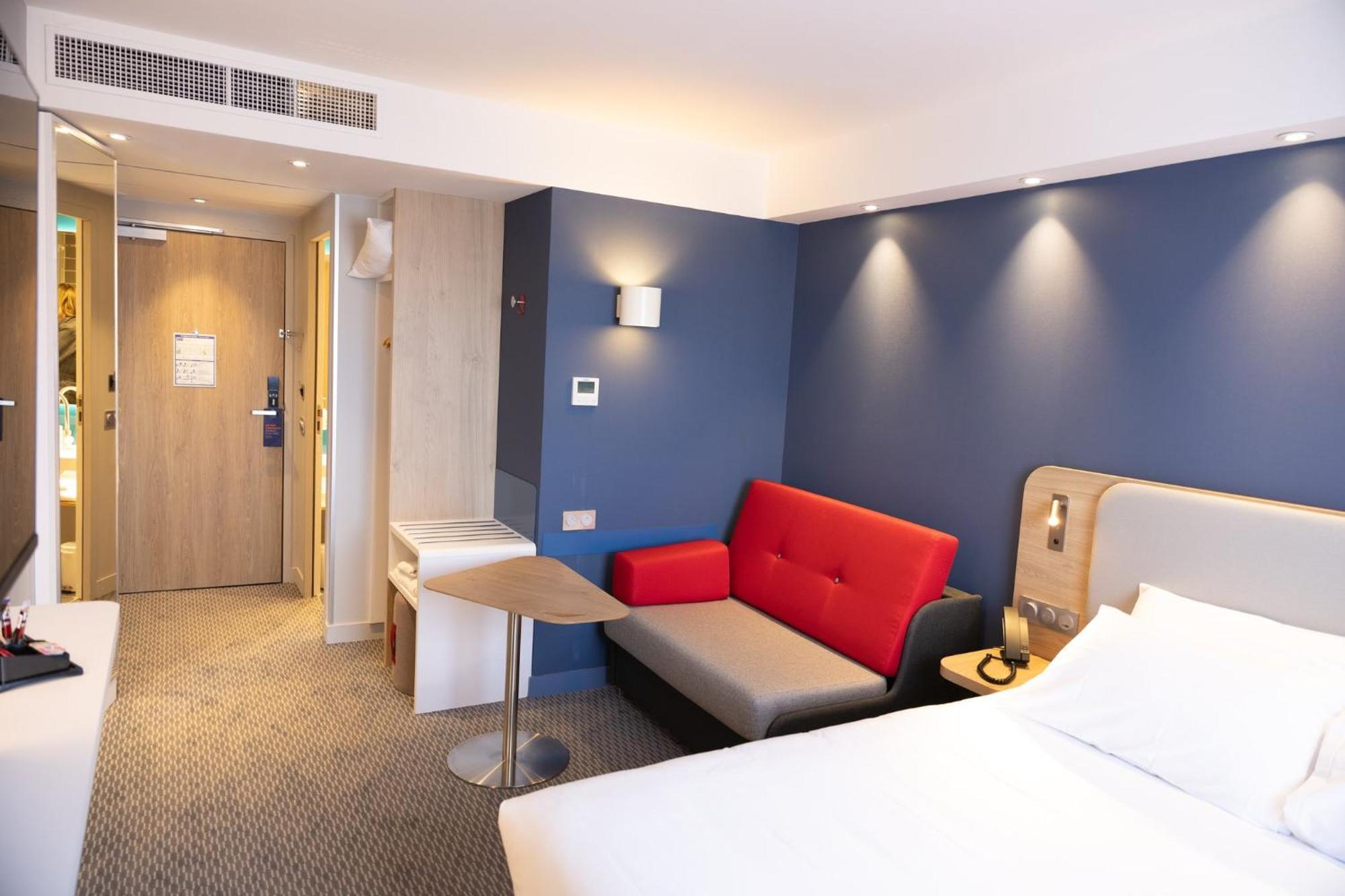 Holiday Inn Express Caen Epron By Ihg Екстериор снимка
