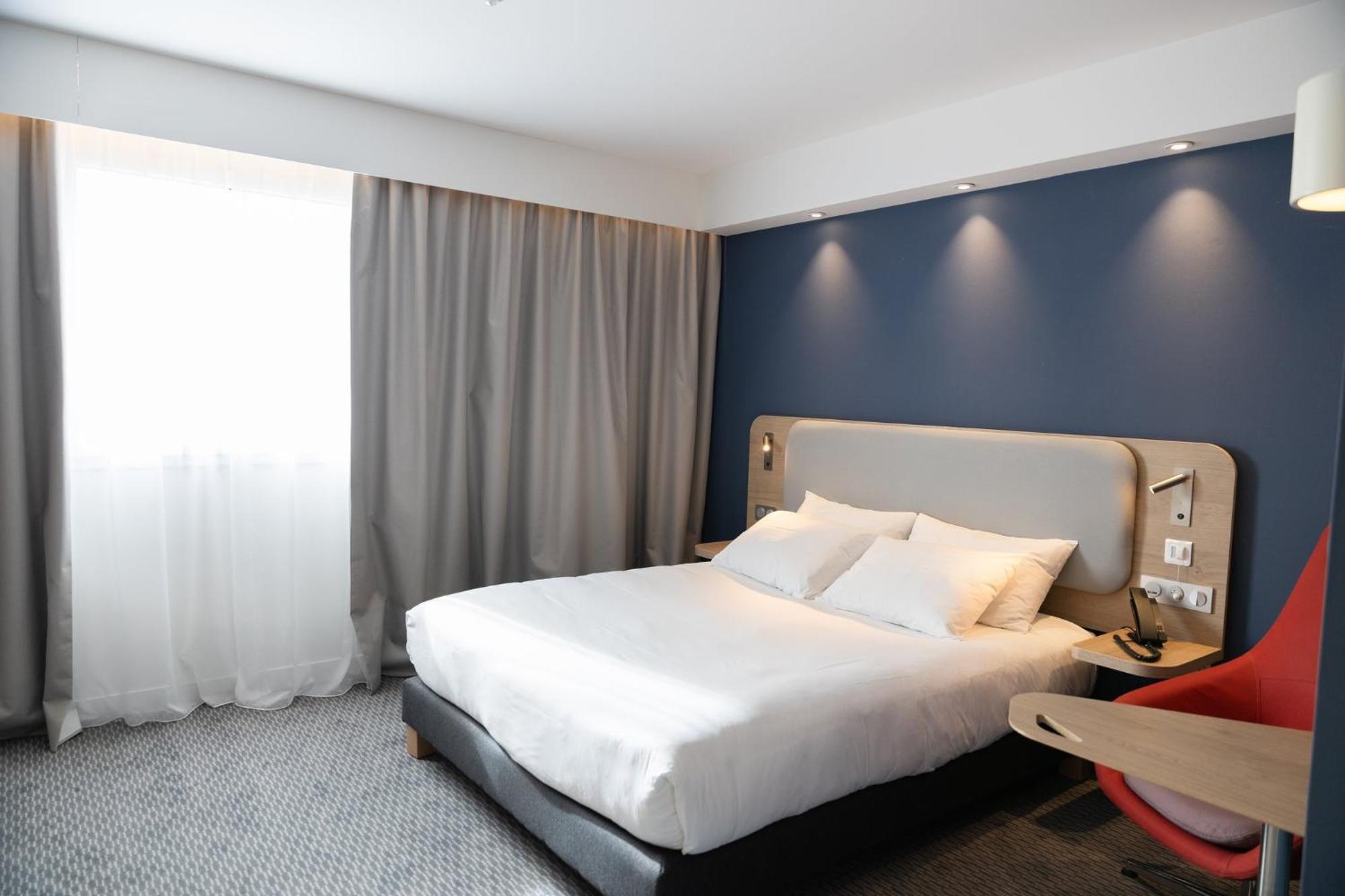 Holiday Inn Express Caen Epron By Ihg Екстериор снимка
