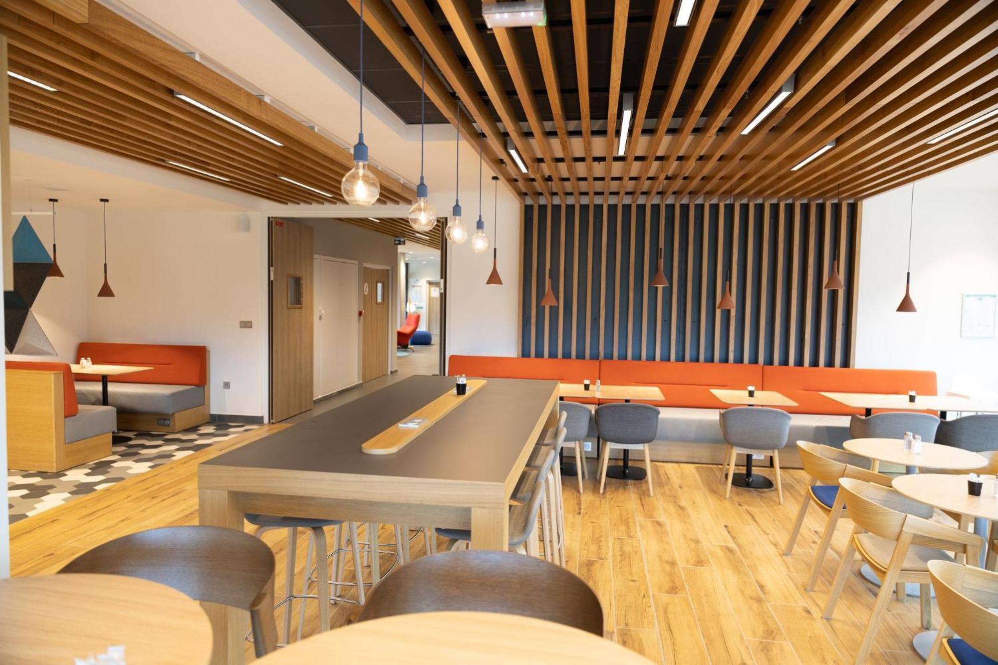 Holiday Inn Express Caen Epron By Ihg Екстериор снимка