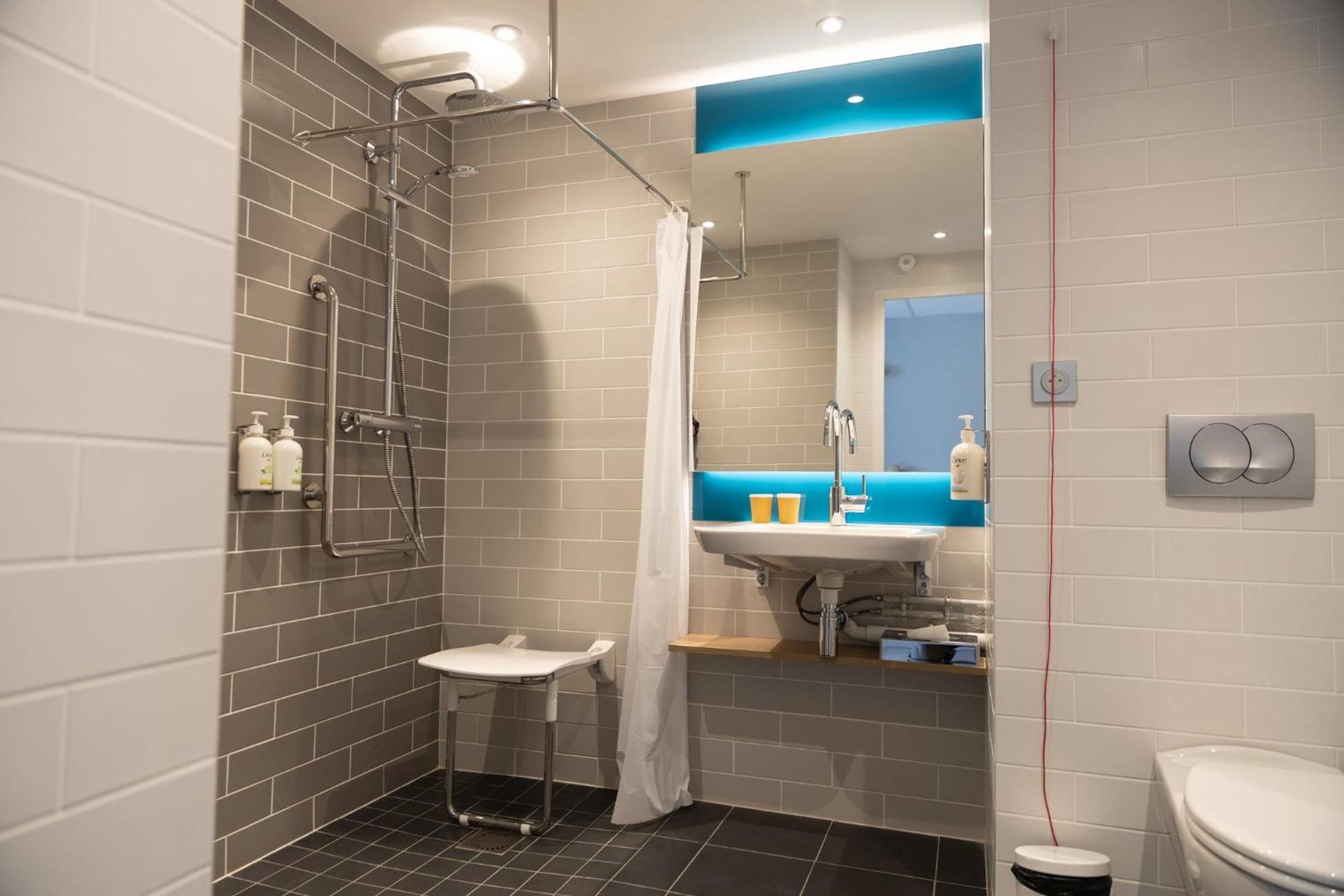 Holiday Inn Express Caen Epron By Ihg Екстериор снимка